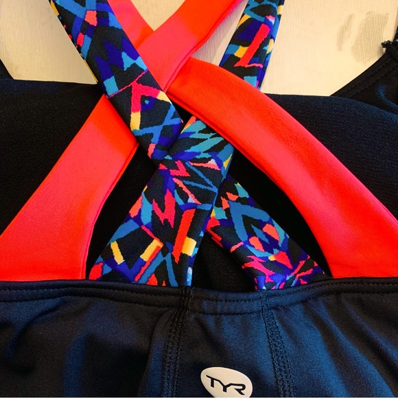 TYR Tankini Swim Top, Size S(4/6) - Picture 7 of 8